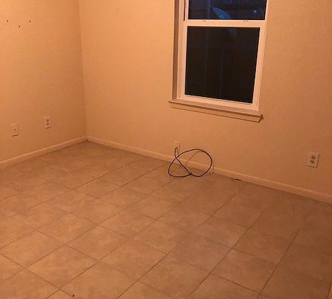 4th image of 200 Karem Cir