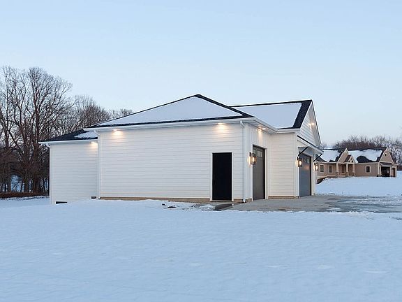 5th image of 6198 Backwater Dr