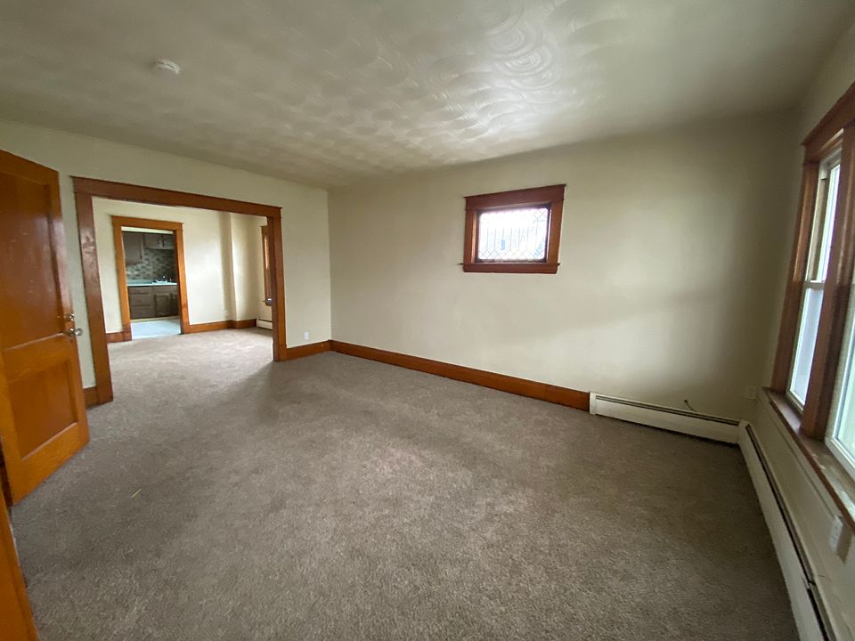 1st image of 2455 La Salle Ave #2