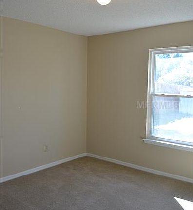 5th image of 3090 Blaine Cir