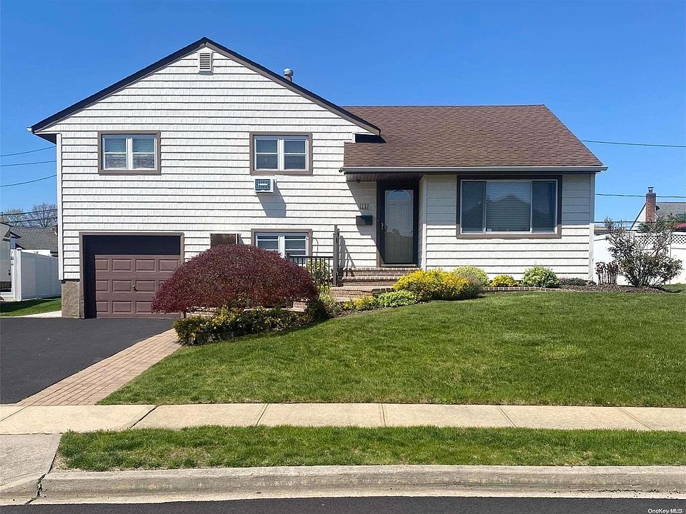 1st image of 12 Pembroke Drive