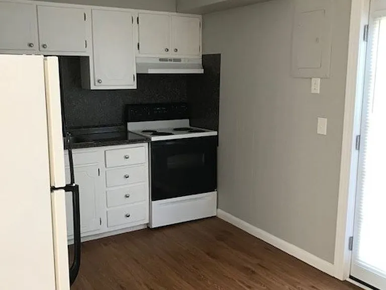 1463 Cora Ln — Photo 13
