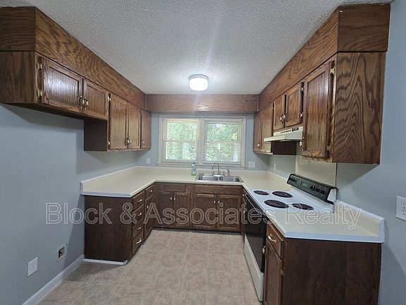3rd image of 2612 Ernest St