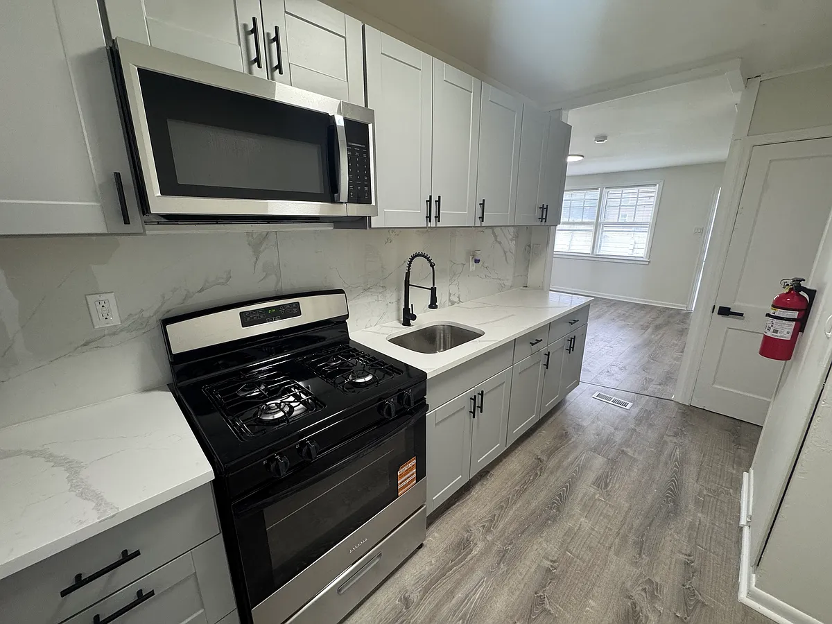 Building Photo - 936 Collings Rd