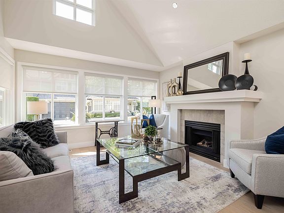 4th image of 15450 Rosemary Heights Cres #7