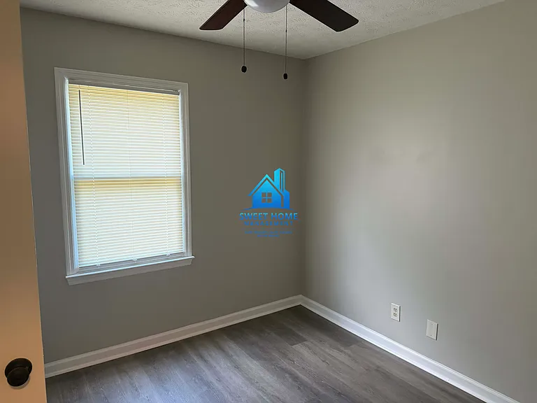438 Timberlane Dr — Photo 7