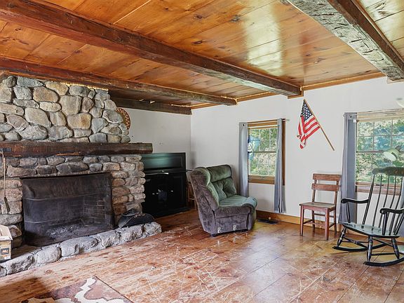 5th image of 32 East Lull Place