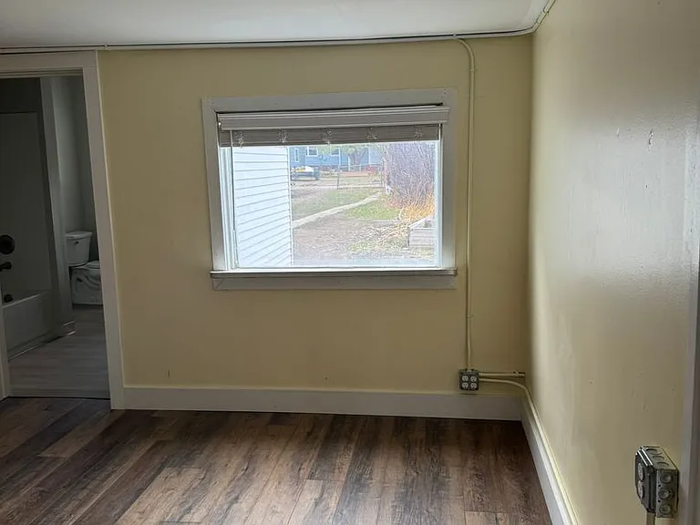 420 S 6th St — Photo 6