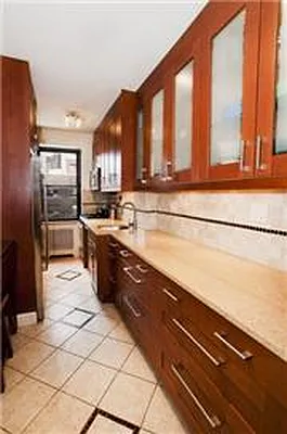 Sold by R New York | media 12