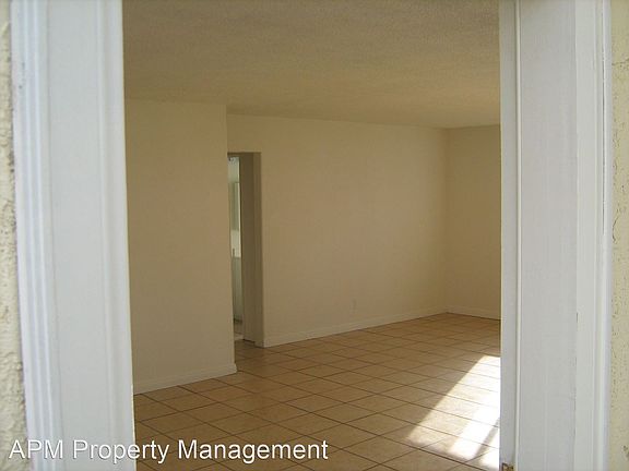 3rd image of 624 E Jefferson Ave