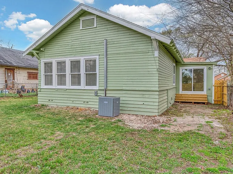 1602 Mitchell Ave — Photo 29