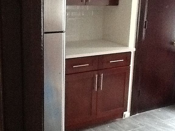 4th image of 200 Mac Donough St