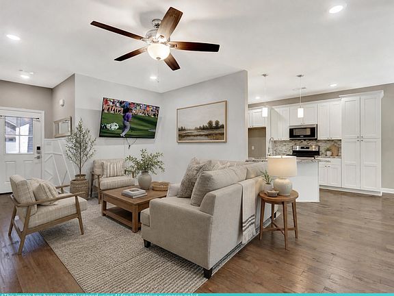2nd image of 228 Fox Chase Cir