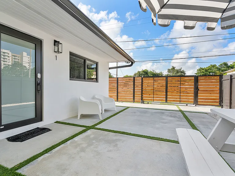 NW 57th St — Photo 7
