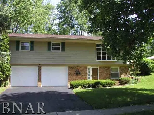 316 Garfield Dr, Bloomington, IL 61701