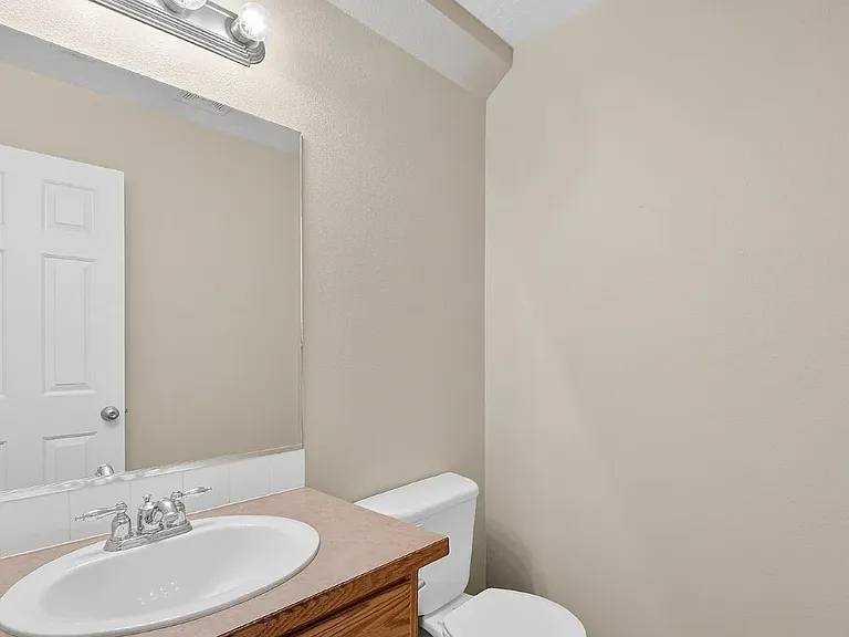 694 N Hydra Pl #A — Photo 10