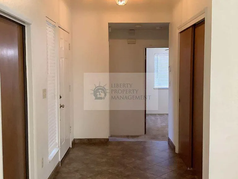 4420 E Orangeburg Ave — Photo 4