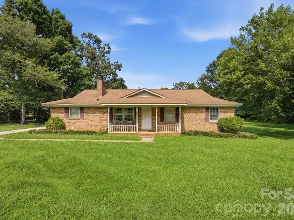 302 Charlotte St, Alexis, NC 28006