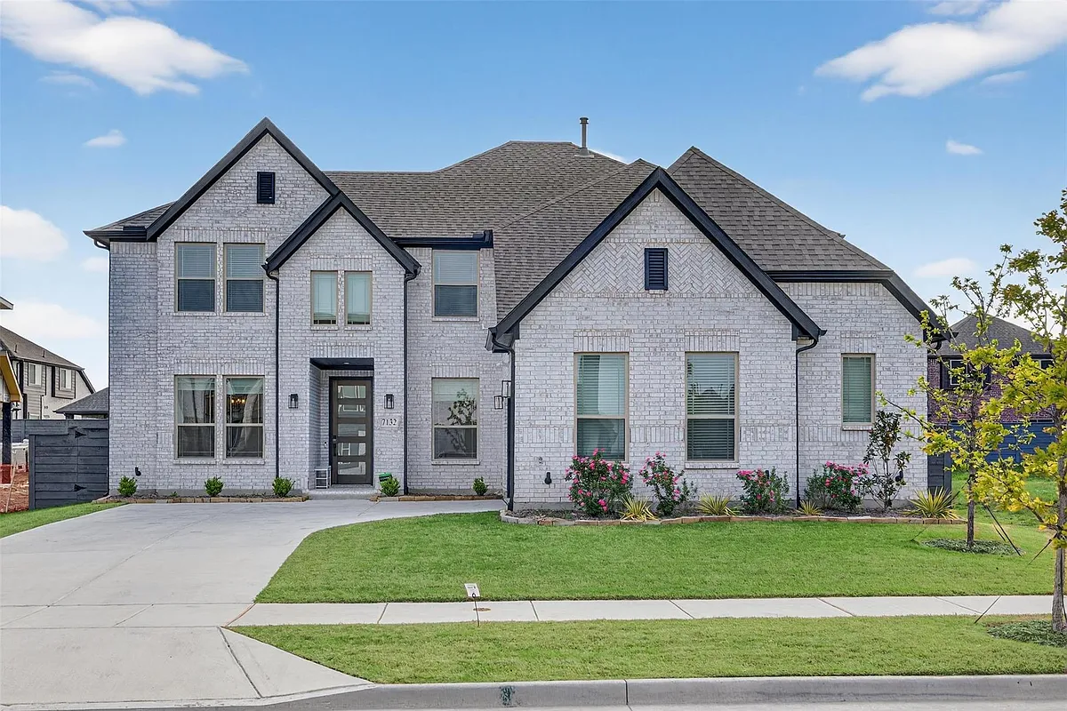 Building Photo - 7132 Red Rose Trl