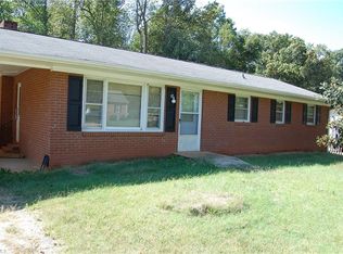 312 Valleyview Dr, Lexington, NC 27295