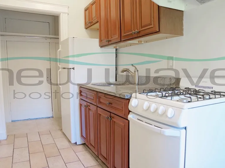 56 Queensberry St #19 — Photo 4