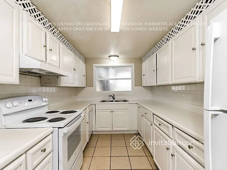 2129 Dana Pl — Photo 6