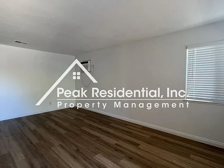 1120 Morton Ct — Photo 6