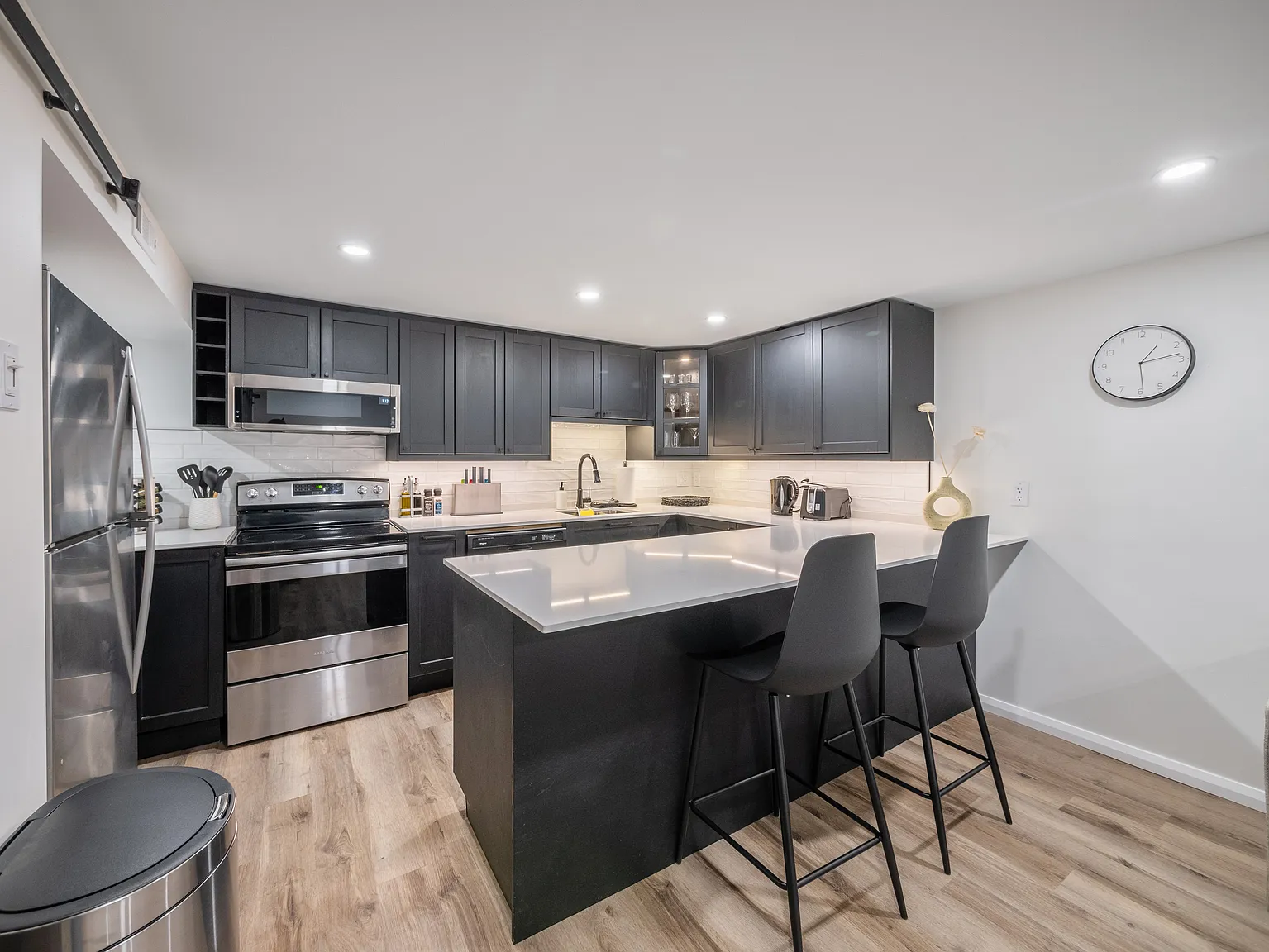 327 Willow Ave #19ca0ca9c photo 1