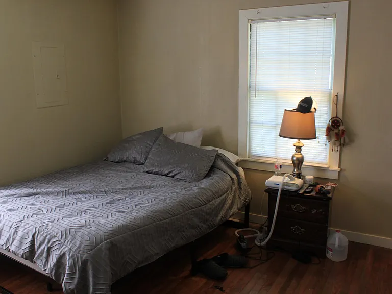 406 White Dr — Photo 5