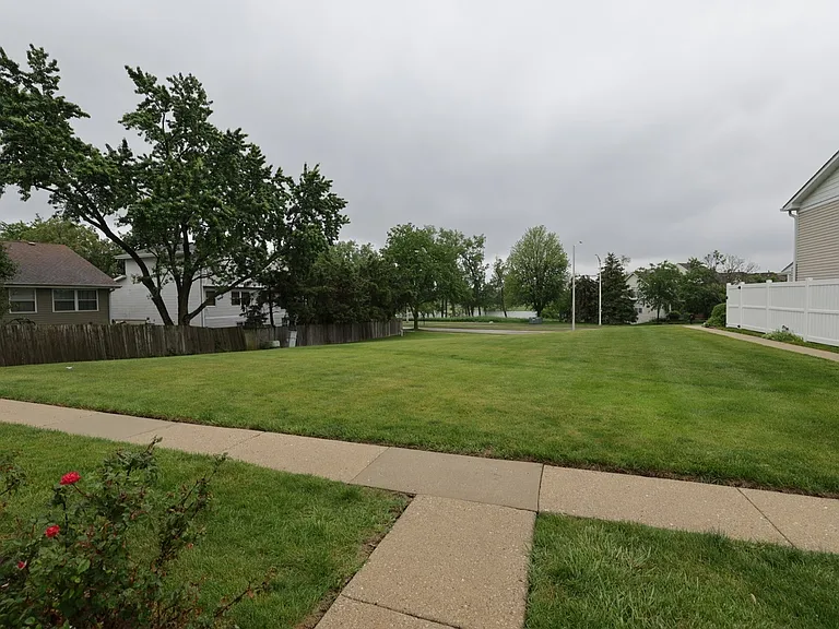 1483 Cornell Ct #1483 — Photo 18