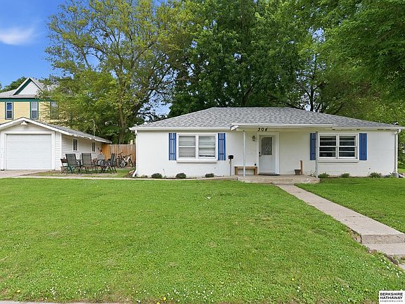 3rd image of 304 N 22nd St