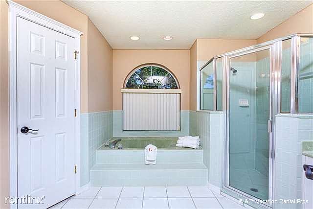 The master bathroom lets you be indulgent!