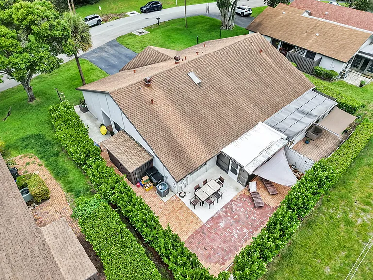4335 Palm Forest Dr N — Photo 34