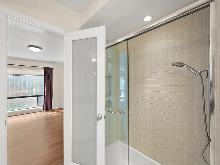 370 Rosecrans St #203 — Photo 19