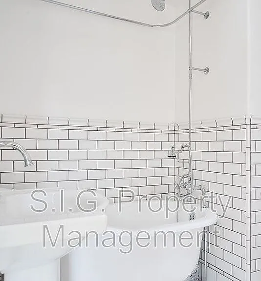 2191 El Sereno Ave #4 — Photo 7