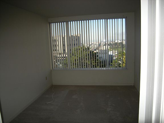 5th image of 2201 Laguna St #605