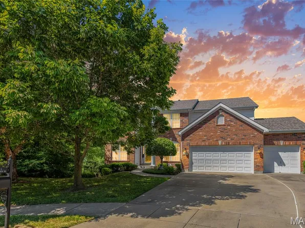 6844 Eagles View Dr, Pacific, MO 63069