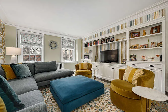 73 E Elm St #4B — Photo 2