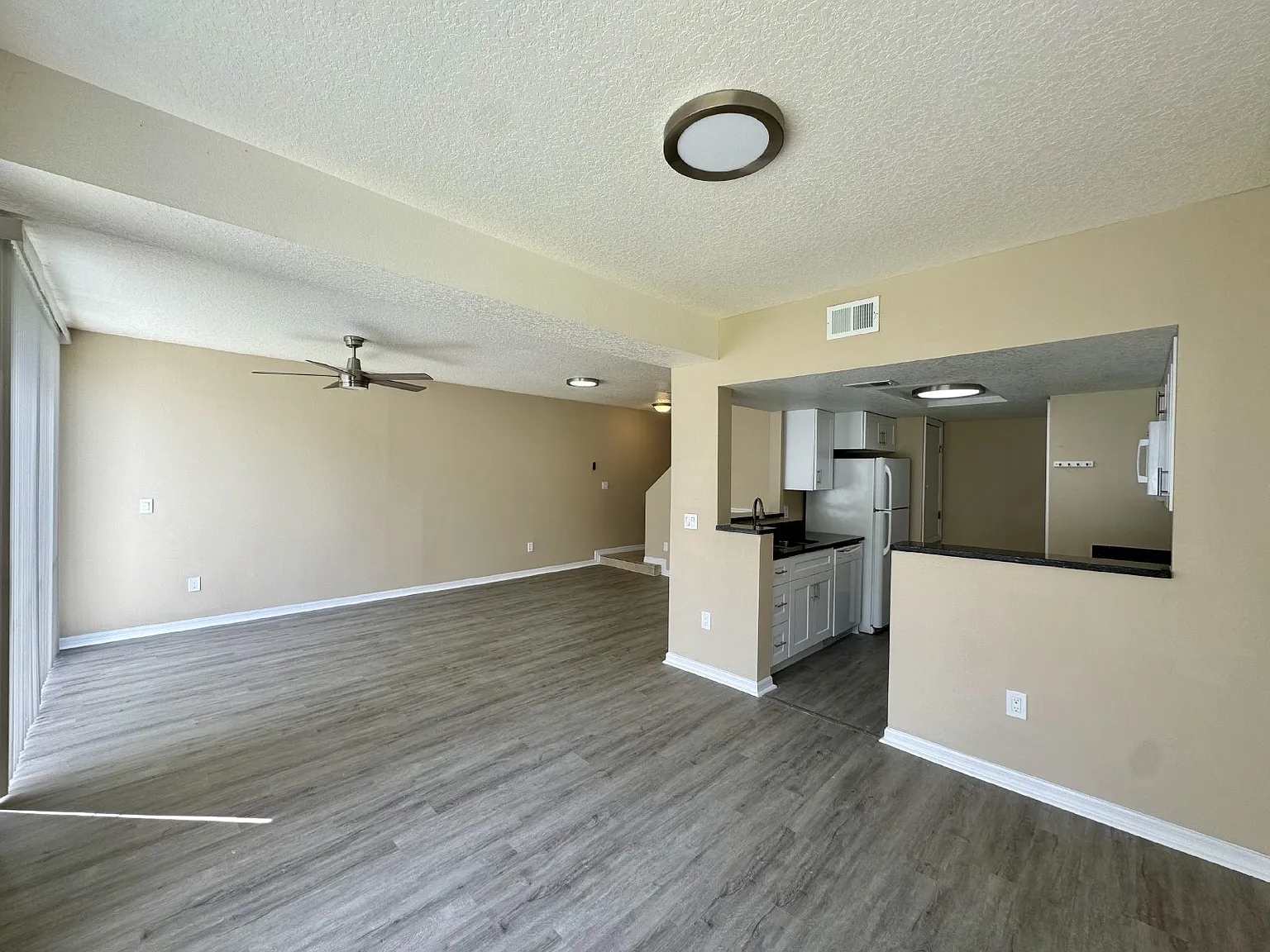 3 bed, 2.0 bath, $1,650 — Photo 1