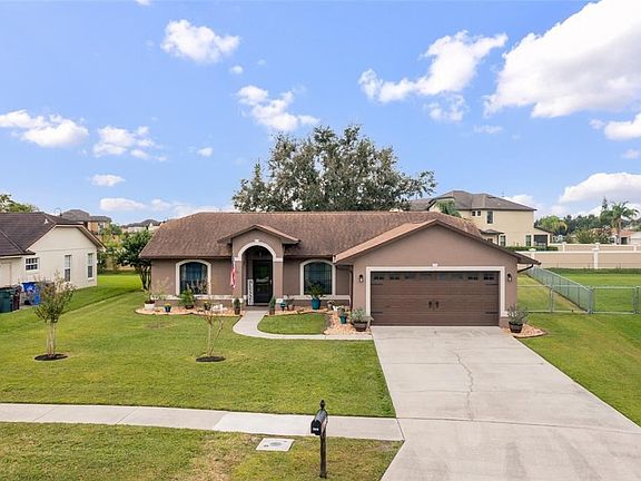 3rd image of 2416 Sweetwater Blvd