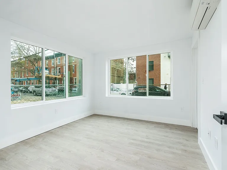 Artist's View 734 S 17th St — Photo 17