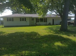 28493 Wildcat Ln, Palmyra, IL 62674