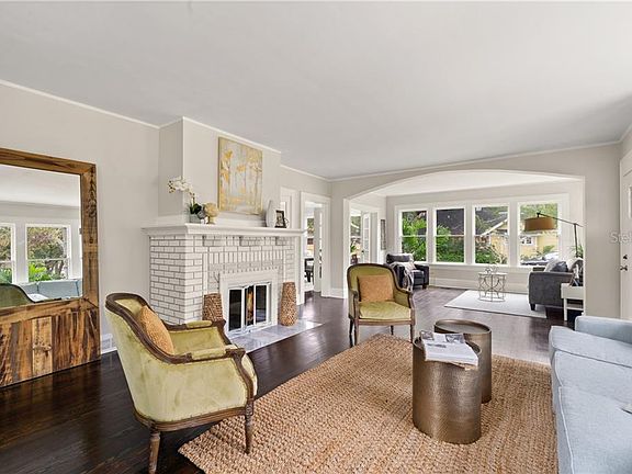 4th image of 655 15th Ave NE