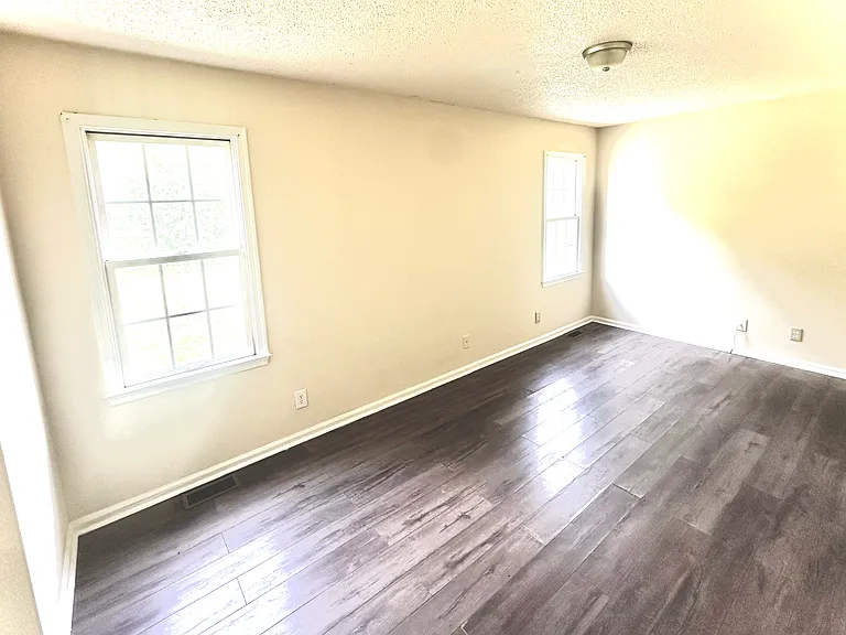 4105 Wooddale Ln — Photo 10