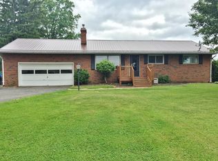 3601 Hebron Rd SE, Hebron, OH 43025