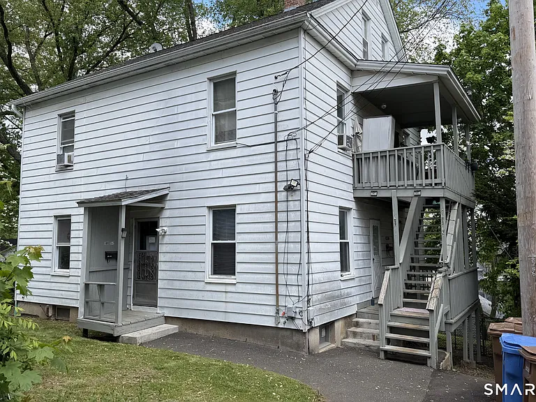 109 1/2 Oak Ave — Photo 1