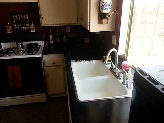 5th image of 4716 Lakestream Ave