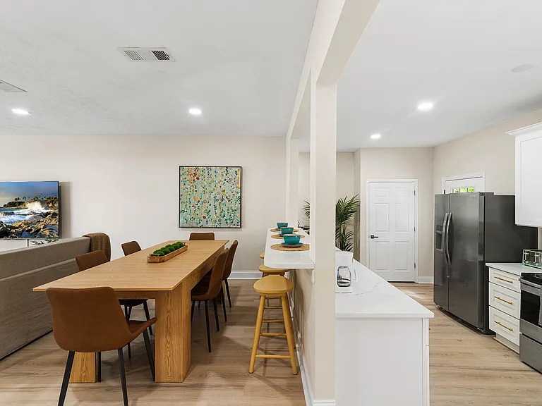5315 Shore Dr — Photo 8