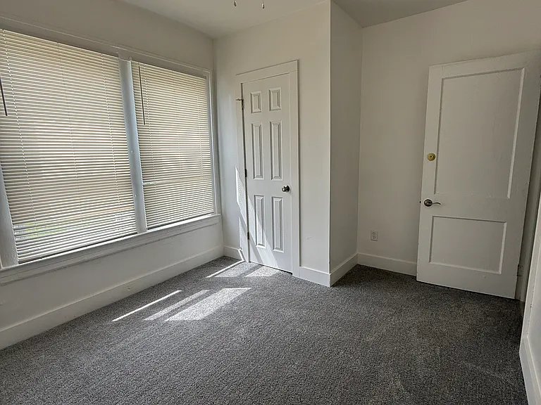 15203 Kinsman Rd #3 — Photo 11
