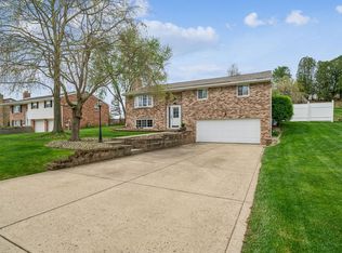 21 Farmcrest Dr, Cecil, PA 15321